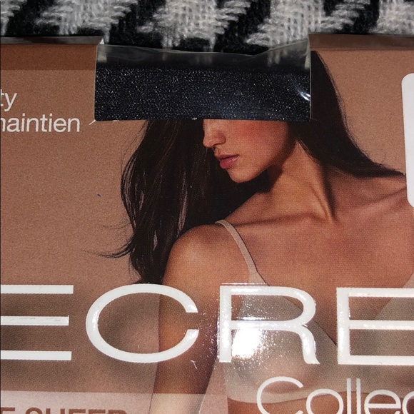 Secret Collection Invisible Sheer Pantyhose - Picture 6 of 11